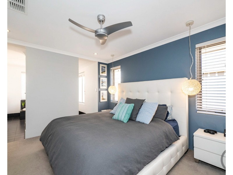 14 Dowerin Circuit, Lakelands WA 6180