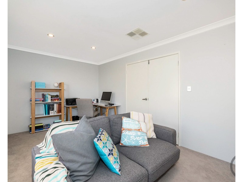14 Dowerin Circuit, Lakelands WA 6180