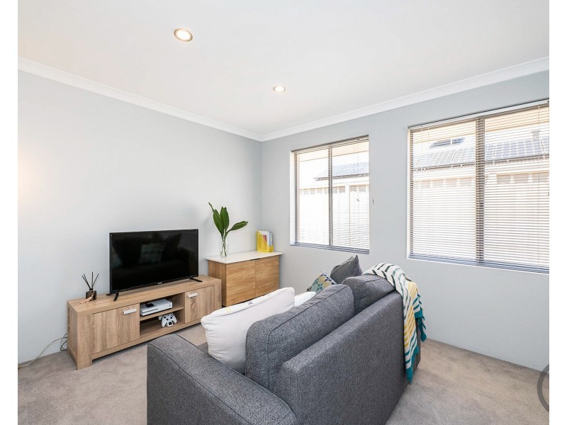14 Dowerin Circuit, Lakelands WA 6180