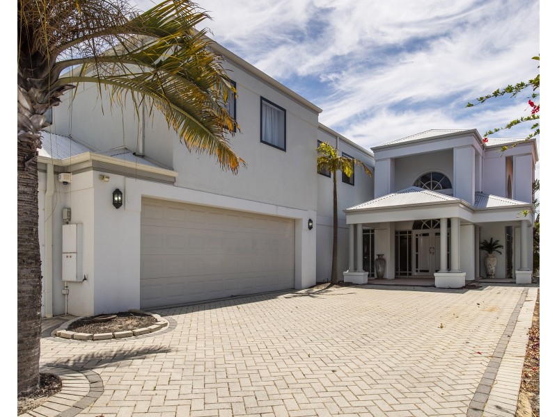 10 Solstraale Place, Halls Head WA 6210