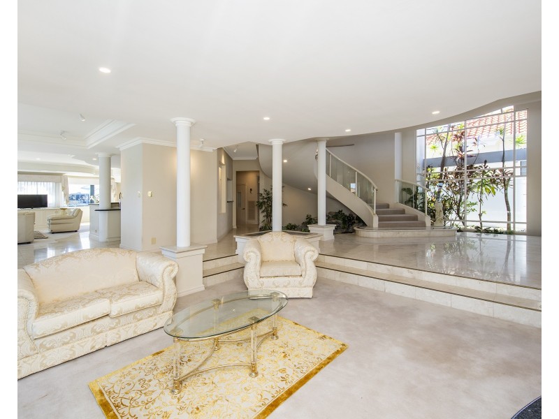 10 Solstraale Place, Halls Head WA 6210