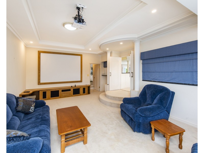 10 Solstraale Place, Halls Head WA 6210