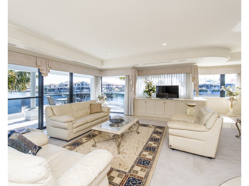 10 Solstraale Place, Halls Head WA 6210