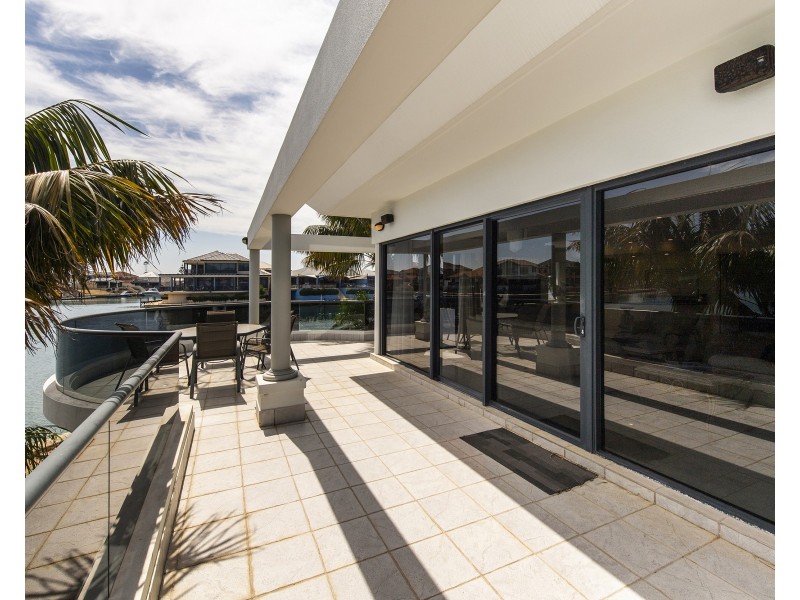 10 Solstraale Place, Halls Head WA 6210