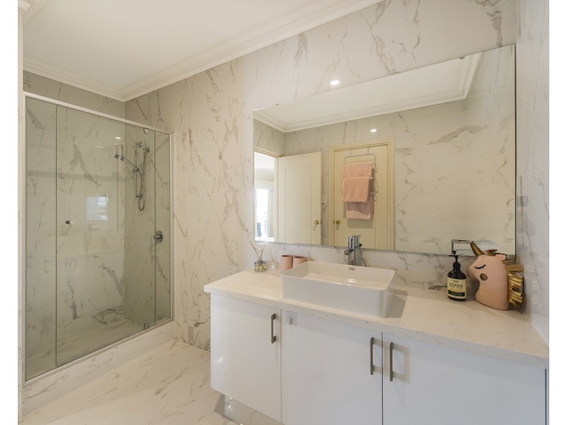 10 Solstraale Place, Halls Head WA 6210