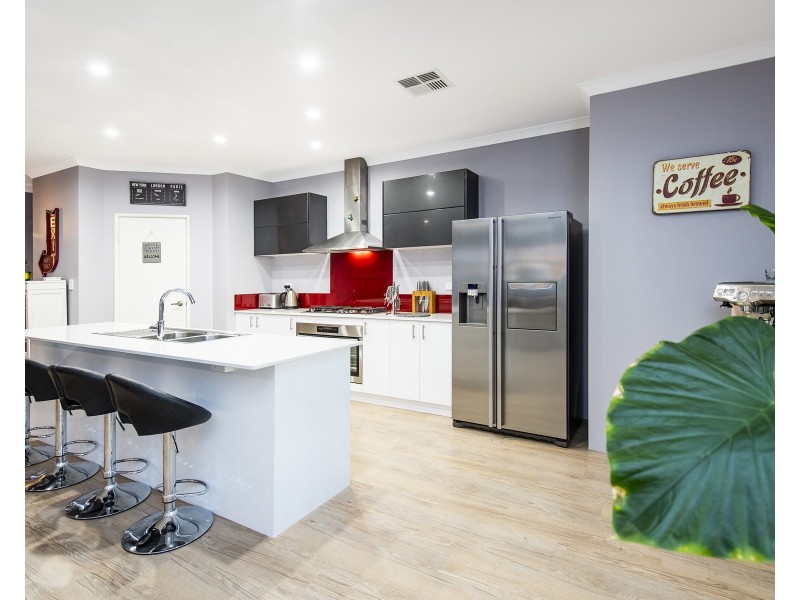 7 Dardanup Parkway, Dawesville WA 6211