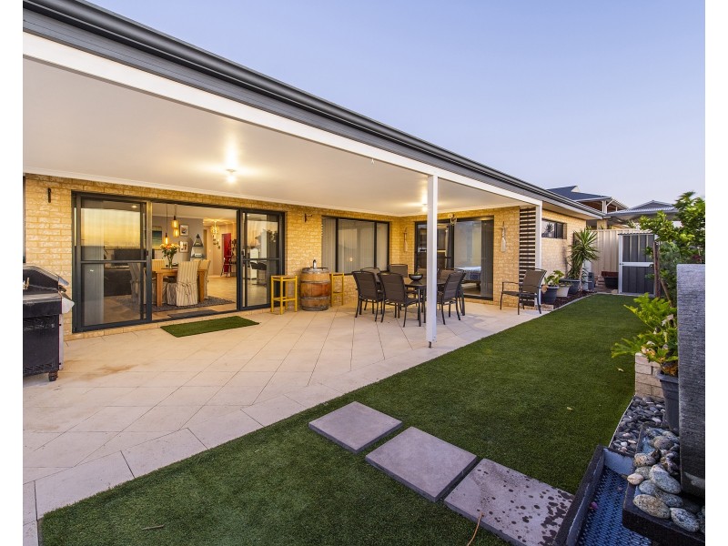 7 Dardanup Parkway, Dawesville WA 6211