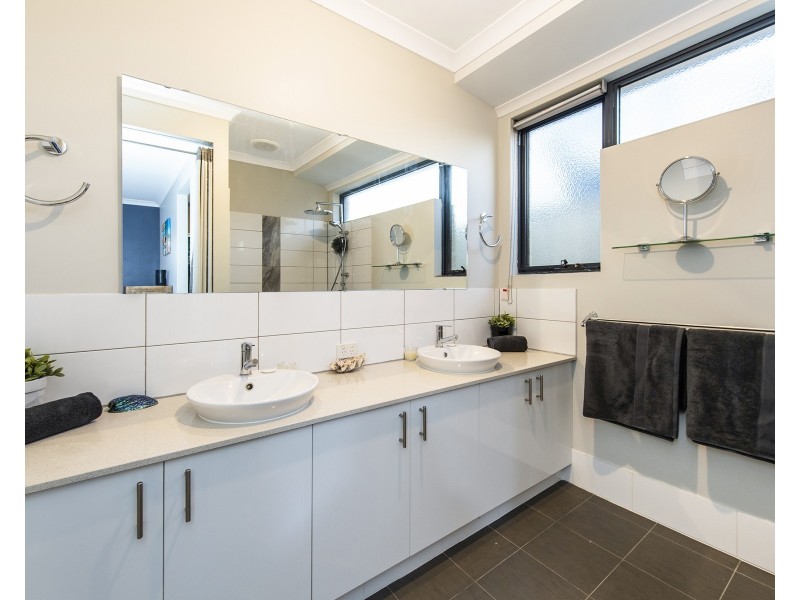 7 Dardanup Parkway, Dawesville WA 6211