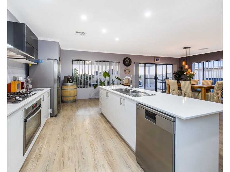 7 Dardanup Parkway, Dawesville WA 6211