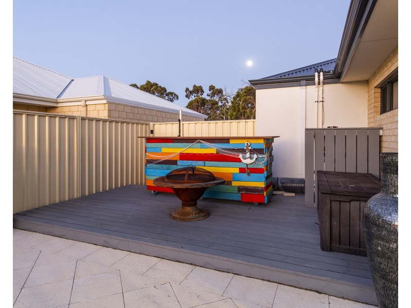 7 Dardanup Parkway, Dawesville WA 6211