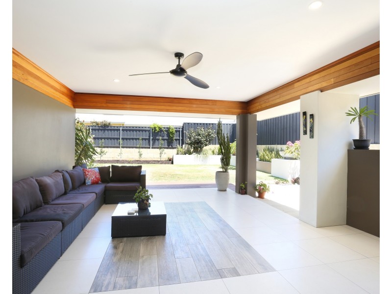 44 Boardwalk Boulevard, Halls Head WA 6210