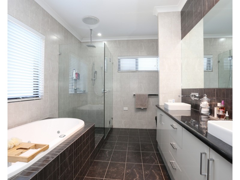 44 Boardwalk Boulevard, Halls Head WA 6210