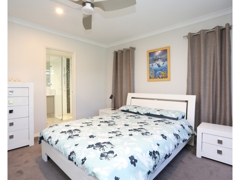 44 Boardwalk Boulevard, Halls Head WA 6210