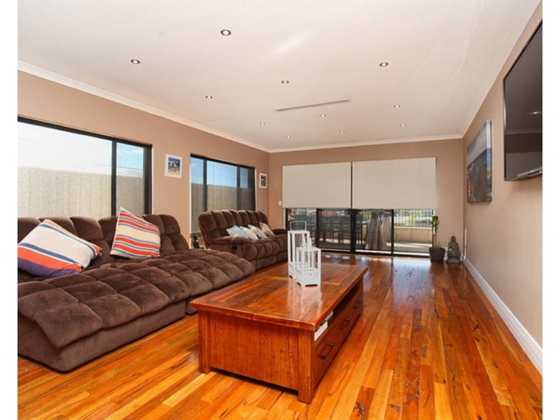 3 Badgerup Avenue, Lakelands WA 6180