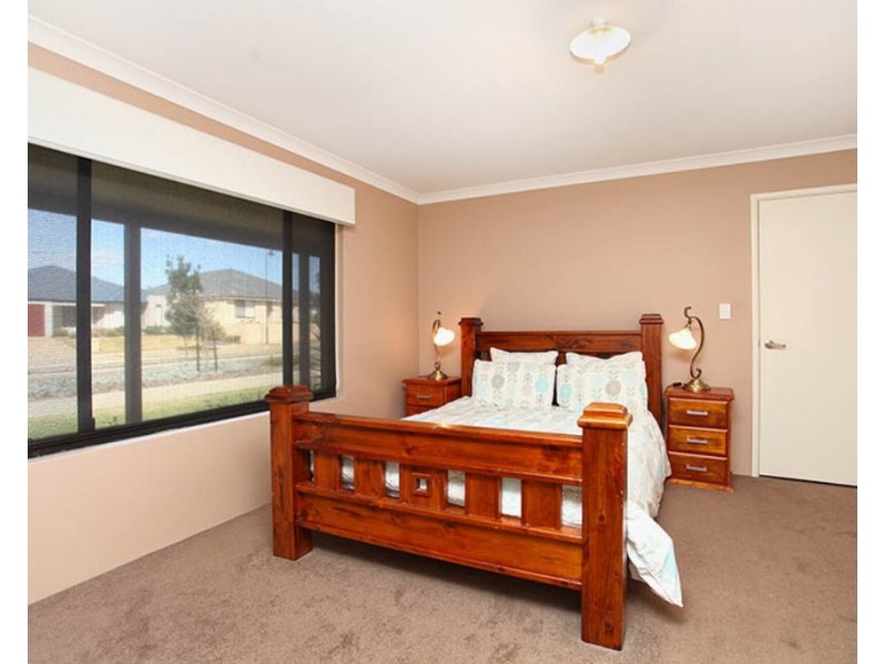 3 Badgerup Avenue, Lakelands WA 6180