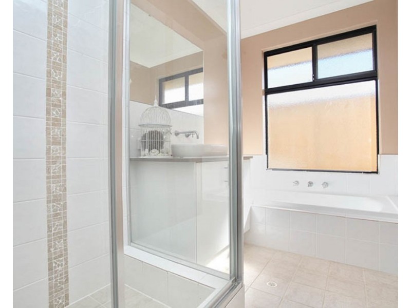 3 Badgerup Avenue, Lakelands WA 6180