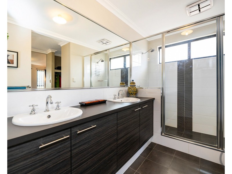 56 Seascapes Boulevard, Halls Head WA 6210