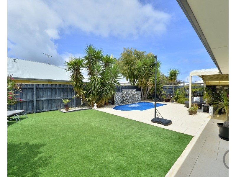 215 Peelwood Parade, Halls Head WA 6210