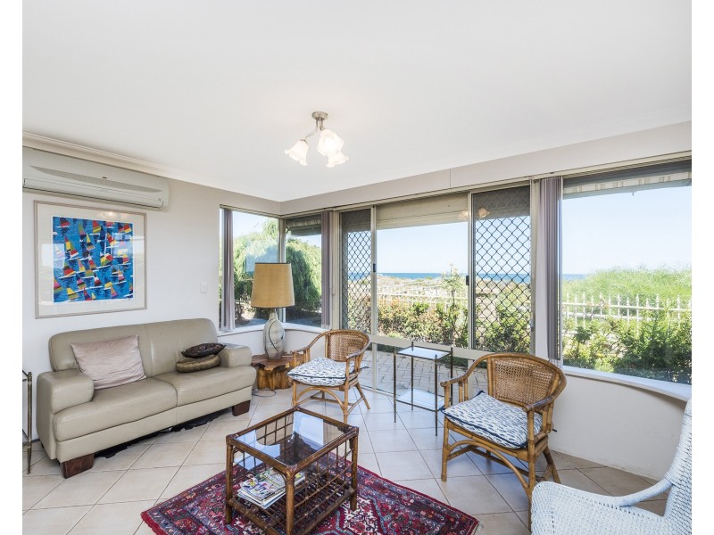 11A Quamby Court, Silver Sands WA 6210