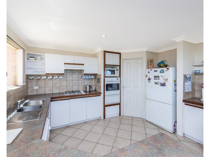 11A Quamby Court, Silver Sands WA 6210