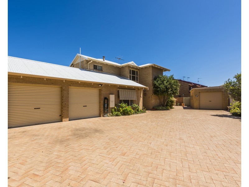 11A Quamby Court, Silver Sands WA 6210