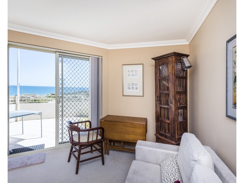 11A Quamby Court, Silver Sands WA 6210