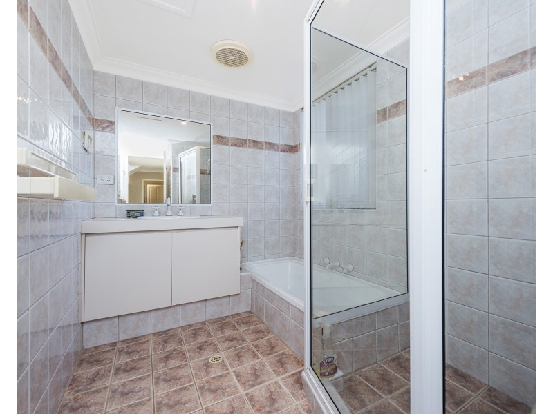 11A Quamby Court, Silver Sands WA 6210