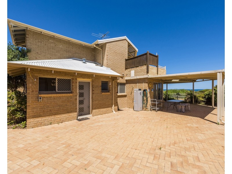 11A Quamby Court, Silver Sands WA 6210