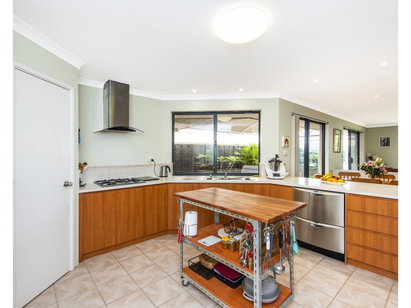 5 Aldenham Heights, Halls Head WA 6210