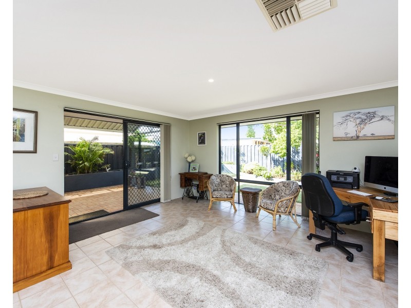 5 Aldenham Heights, Halls Head WA 6210