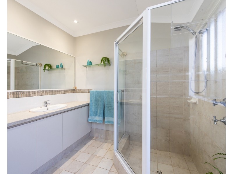 5 Aldenham Heights, Halls Head WA 6210