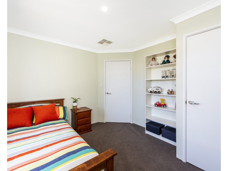 5 Aldenham Heights, Halls Head WA 6210