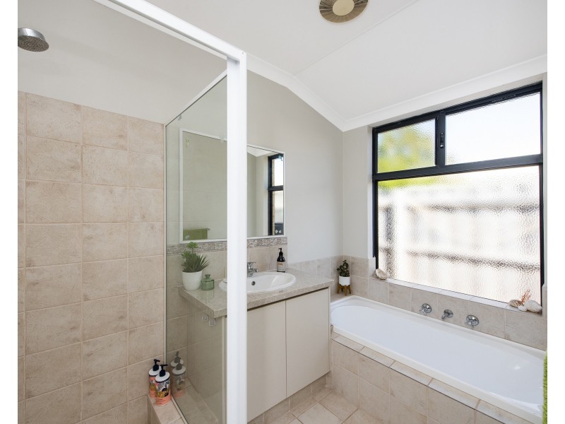 5 Aldenham Heights, Halls Head WA 6210