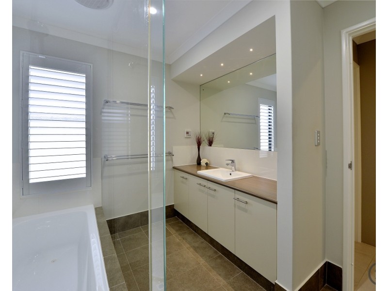 13 Anniston Loop, Meadow Springs WA 6210