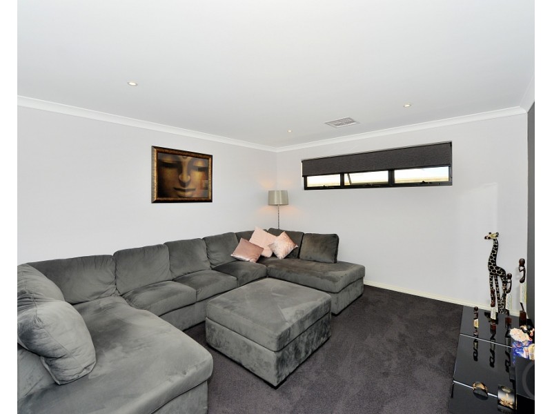 3 Goldsworthy Loop, Dawesville WA 6211