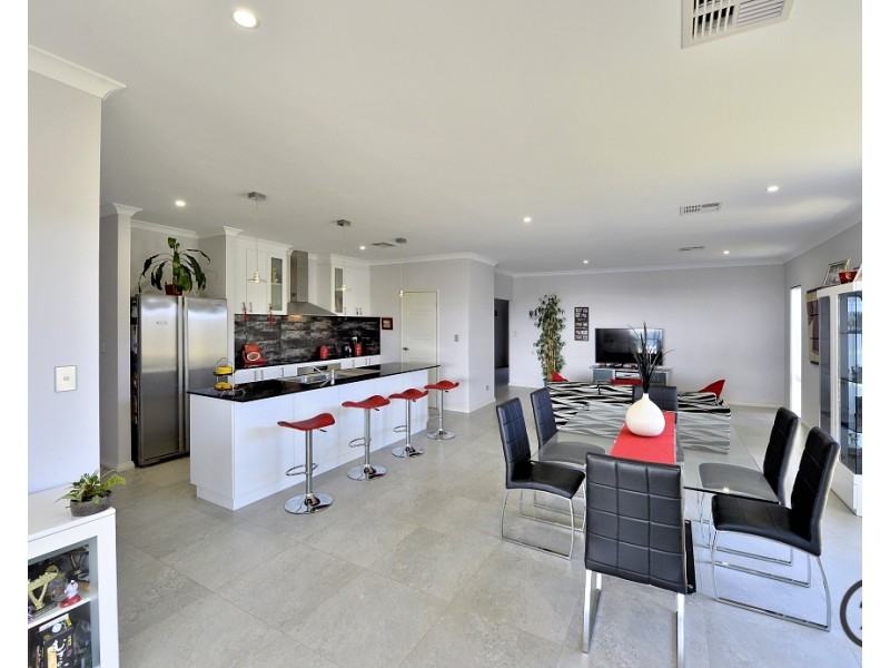 3 Goldsworthy Loop, Dawesville WA 6211
