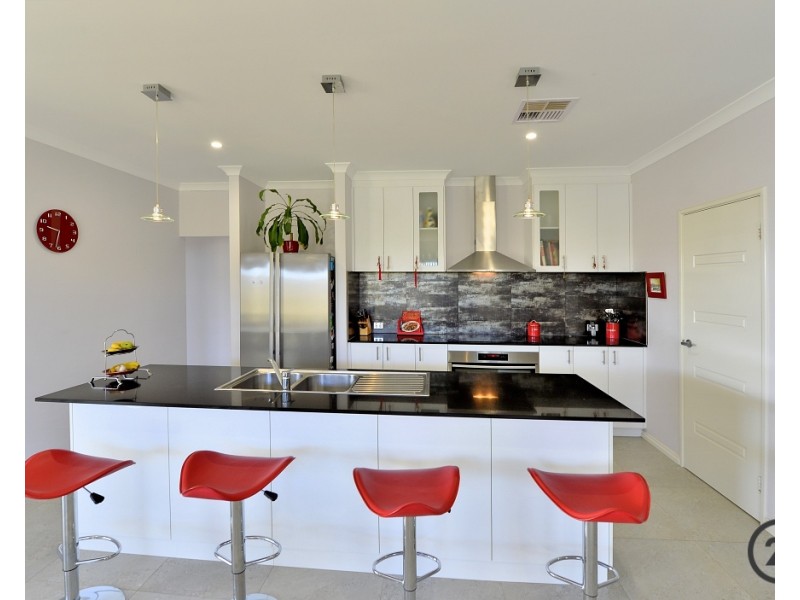 3 Goldsworthy Loop, Dawesville WA 6211