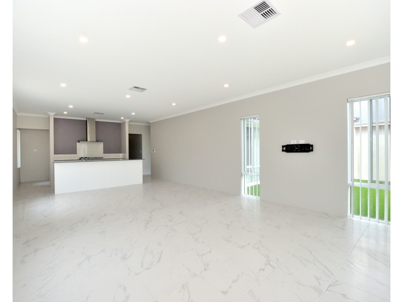 93 Waterlily Drive, Dudley Park WA 6210