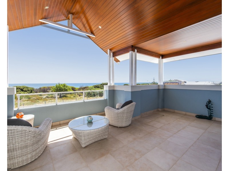66 Boardwalk Boulevard, Halls Head WA 6210