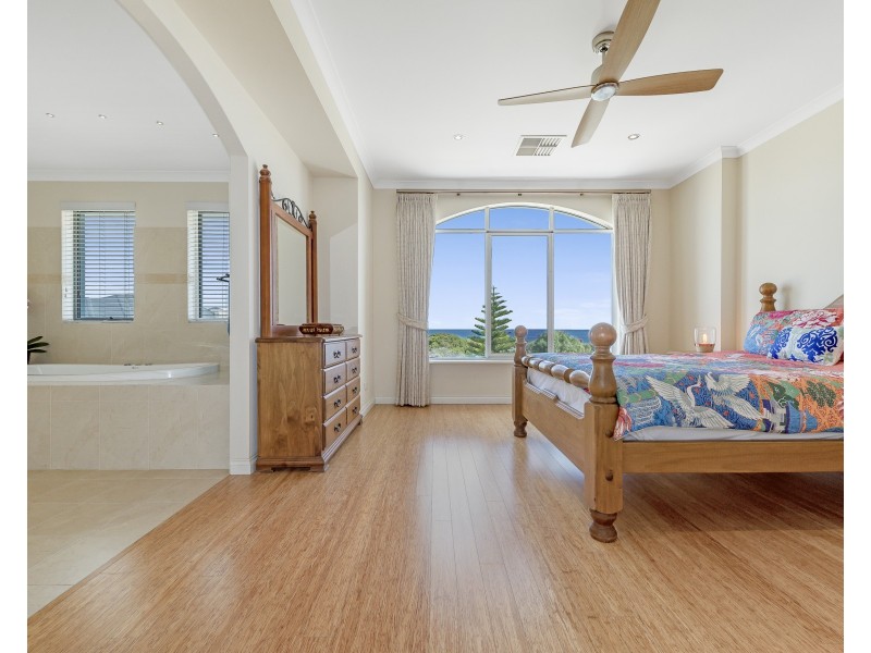 66 Boardwalk Boulevard, Halls Head WA 6210