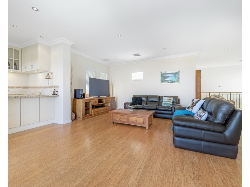66 Boardwalk Boulevard, Halls Head WA 6210