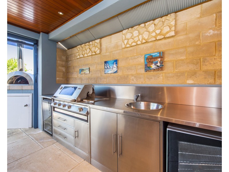 66 Boardwalk Boulevard, Halls Head WA 6210