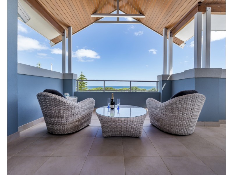 66 Boardwalk Boulevard, Halls Head WA 6210