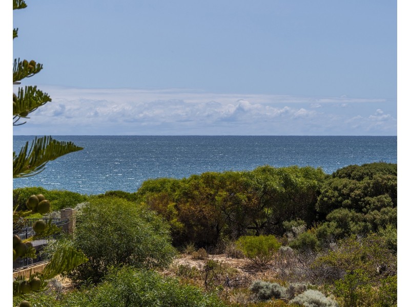 66 Boardwalk Boulevard, Halls Head WA 6210