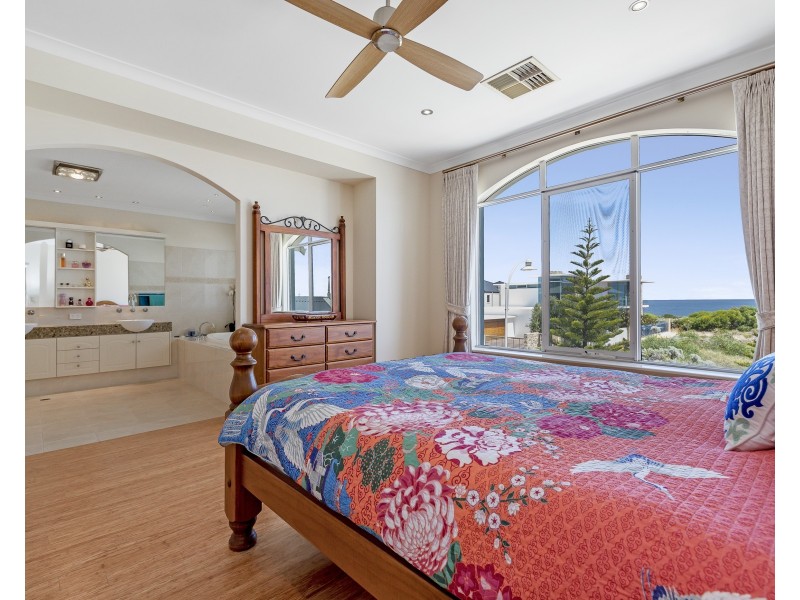 66 Boardwalk Boulevard, Halls Head WA 6210