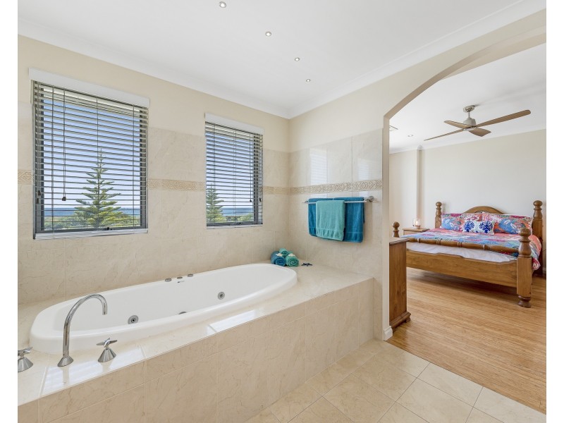 66 Boardwalk Boulevard, Halls Head WA 6210