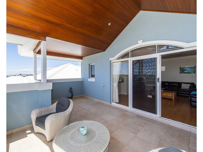 66 Boardwalk Boulevard, Halls Head WA 6210