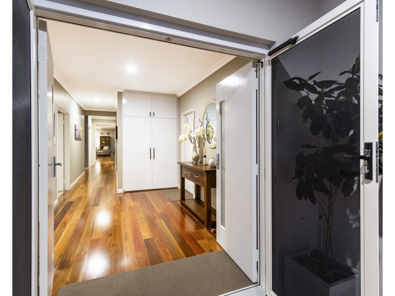 16 Hawley Way, Madora Bay WA 6210