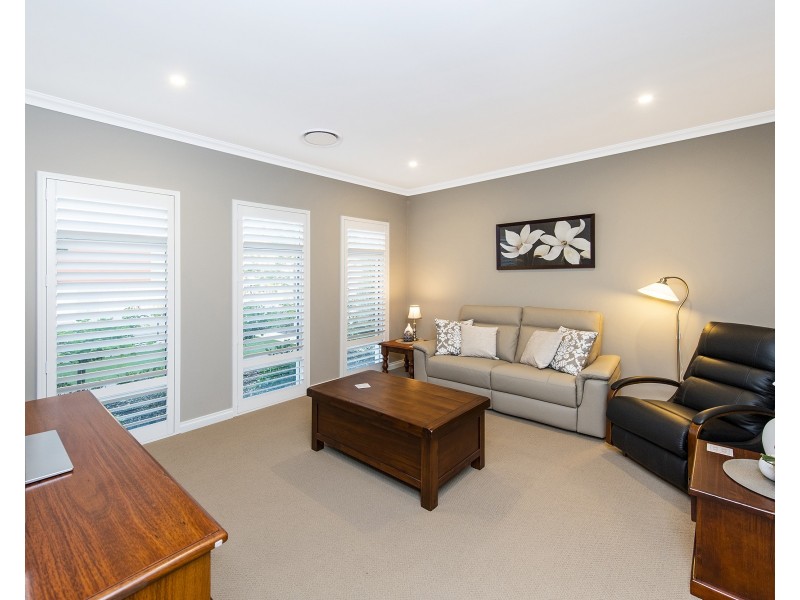 16 Hawley Way, Madora Bay WA 6210