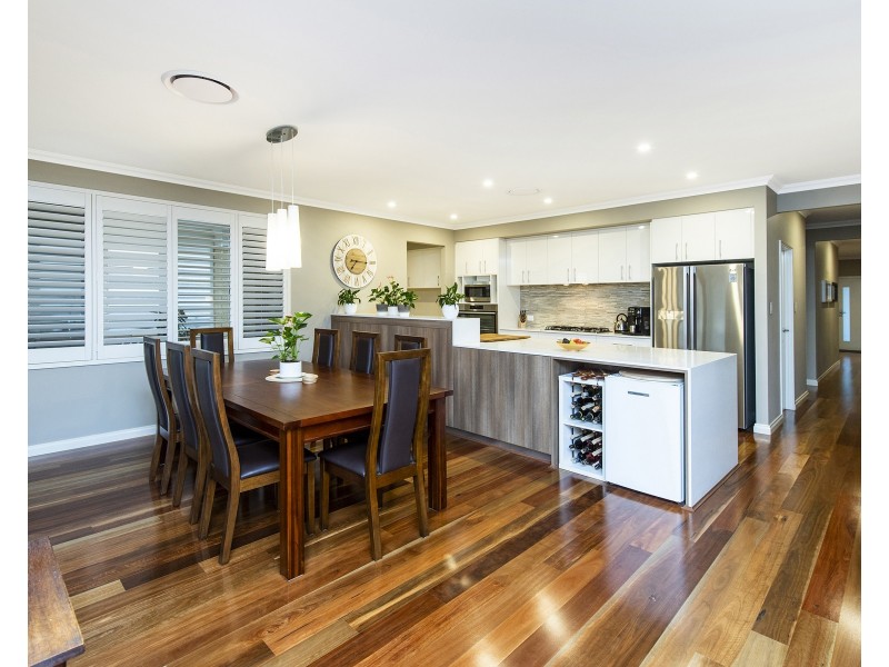 16 Hawley Way, Madora Bay WA 6210